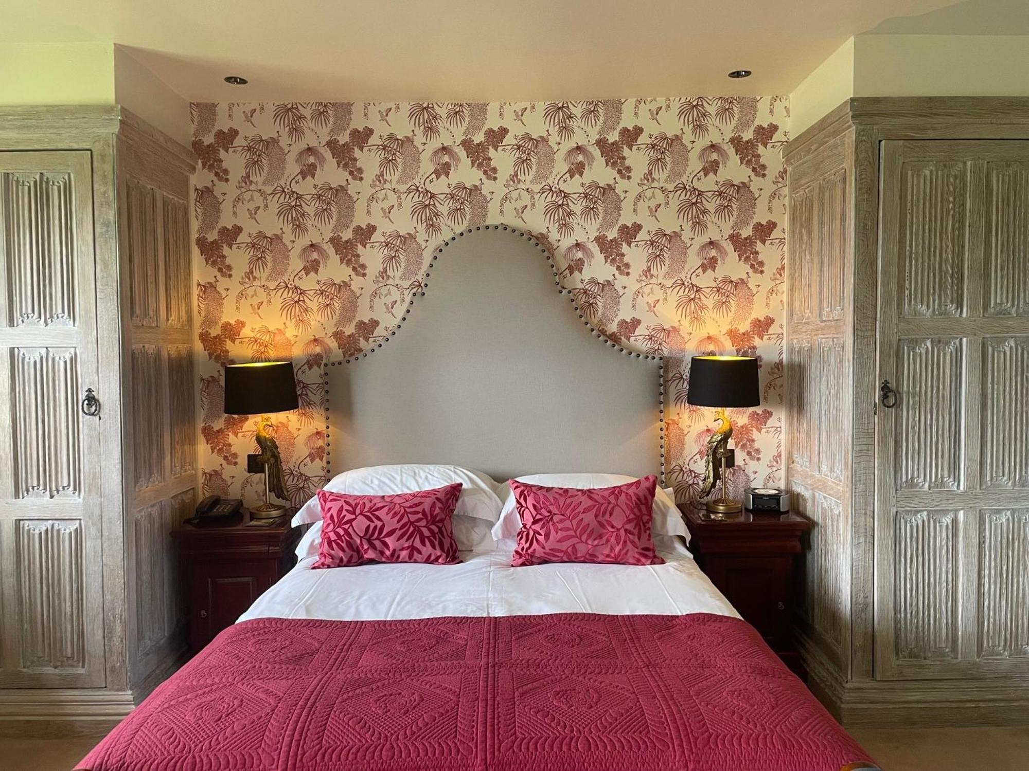 Leeds Castle Maiden'S Tower Bed & Breakfast Maidstone Exterior photo